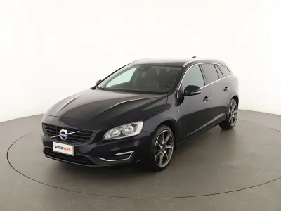 Usata Volvo V60 Ocean Race 150 CV (110 kW) 2016 Blu Station wagon