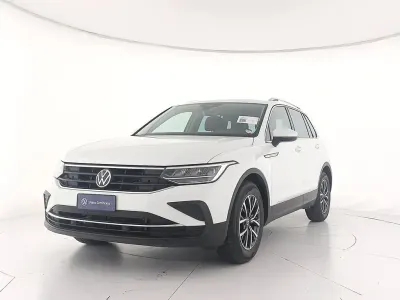Usata VW Tiguan Life 150 CV (110 kW) 2021 Pure white SUV