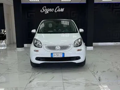 Usata Smart ForFour Prime 71 CV (52 kW) 2015 Bianco Utilitaria