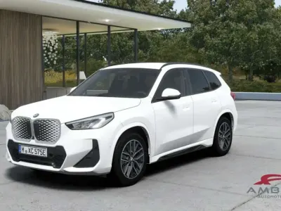 Nuova BMW iX1 M Sport 150 kW (204 CV) 2026 Alpin white pastello SUV