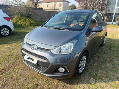 Usata Hyundai i10 Comfort 66 CV (48 kW) 2014 Grigio Utilitaria