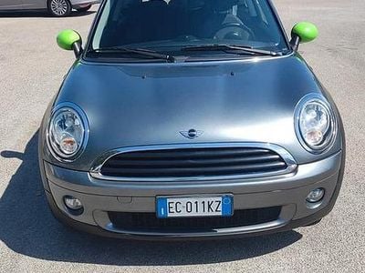 Begagnad Mini Cooper Coupé 88 HK (64 kW) 2010 Grå Sportkupé