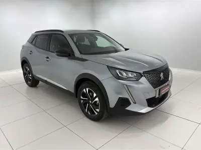 Usata Peugeot 2008 Allure 131 CV (96 kW) 2023 Grigio artense SUV