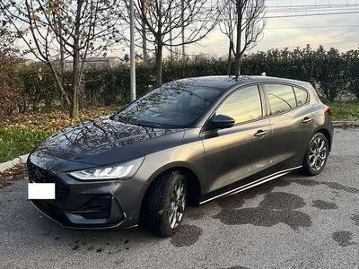 Gebraucht Ford Focus ST-Line 125 PS (91 kW) 2022 Grau Limousine