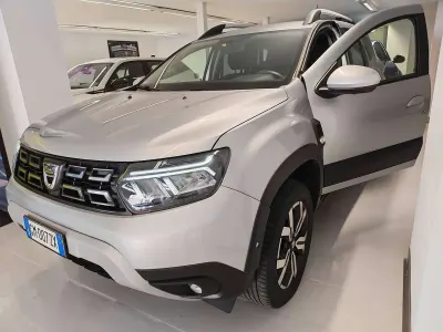Usata Dacia Duster Journey 150 CV (110 kW) 2023 Argento SUV