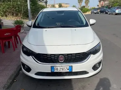 Usata Fiat Tipo 120 CV (88 kW) 2017 Bianco Berlina