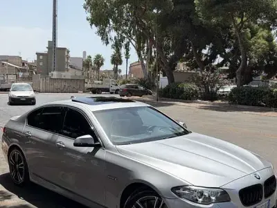 Usata BMW 525 Comfort Edition 218 CV (160 kW) 2015 Grigio Berlina