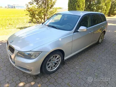 Usata BMW 318 143 CV (105 kW) 2010 Grigio Station wagon