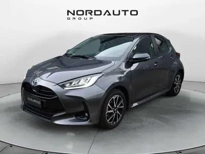 Usata Toyota Yaris Hybrid Trend 116 CV (85 kW) 2022 Grigio Berlina