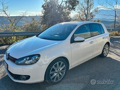 Usata VW Golf VII Highline 105 CV (77 kW) 2012 Berlina