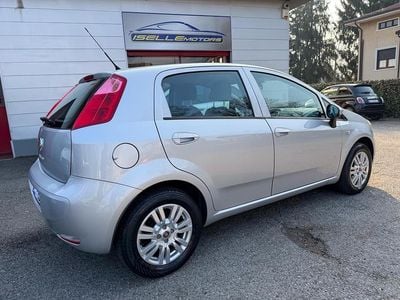 Usata Fiat Punto Lounge 69 CV (50 kW) 2016 Argento Utilitaria