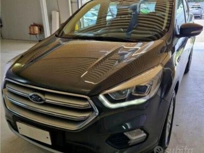 Usata Ford Kuga 120 CV (88 kW) 2019 Marrone SUV
