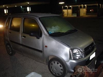 Usata Opel Agila Club 60 CV (44 kW) 2005 Grigio Monovolume