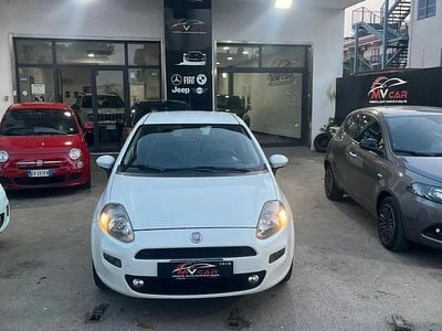 Usata Fiat Punto Lounge 75 CV (55 kW) 2012 Bianco Utilitaria