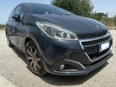 Usata Peugeot 208 Active 68 CV (50 kW) 2016 Blu Utilitaria