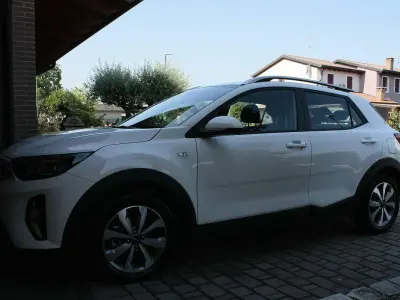 Usata Kia Stonic Urban 83 CV (61 kW) 2023 Bianco SUV