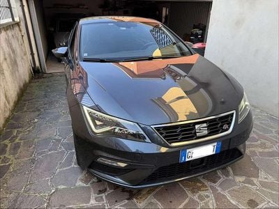 Käytetty Seat Leon FR 131 HP (96 kW) 2020 Harmaa Sedan