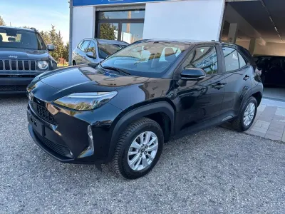Usata Toyota Yaris Hybrid Business Edition 92 CV (67 kW) 2022 Nero Station wagon