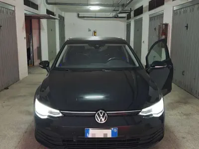 Usata VW Golf VIII Life 116 CV (85 kW) 2022 Berlina