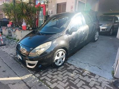 Nero Usata 2010 Renault Scénic III Monovolume | 3700 €