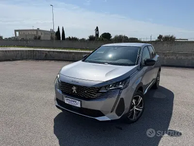 Begagnad Peugeot 3008 Allure 131 HK (96 kW) 2022 Grå SUV
