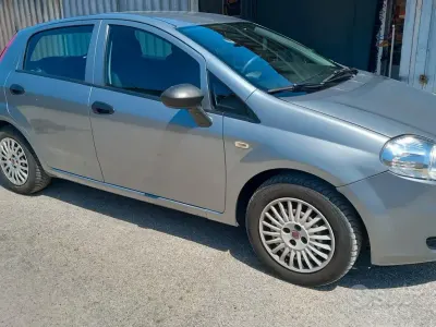 Usata Fiat Grande Punto 75 CV (55 kW) 2013 Grigio Utilitaria