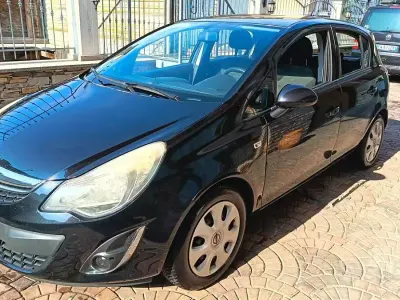 Usata Opel Corsa Cosmo 85 CV (62 kW) 2012 Utilitaria