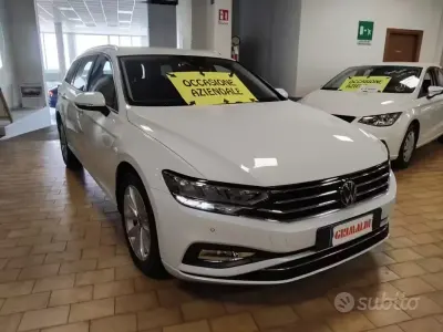 Begagnad VW Passat Business 150 HK (110 kW) 2023 Vit Kombi