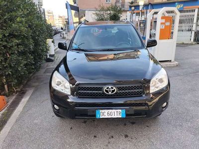 usata Toyota RAV4 RAV 42.2 d-4d Luxury 136cv