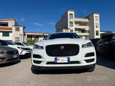 Usata Jaguar F-Pace Portfolio 180 CV (132 kW) 2016 Bianco SUV