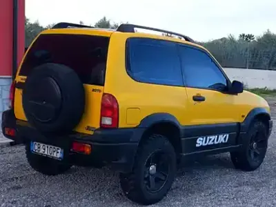 Usata Suzuki Vitara 109 CV (80 kW) 2004 Giallo SUV