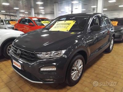 Usata VW T-Roc Business 110 CV (80 kW) 2020 Urano grey / pastello SUV