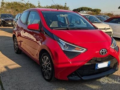 Usata Toyota Aygo Connect Style 72 CV (52 kW) 2021 Rosso Utilitaria