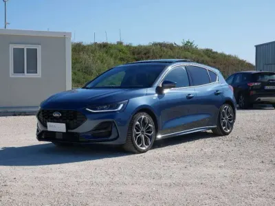Usata Ford Focus ST-Line X 116 CV (85 kW) 2023 Chrome blue Berlina