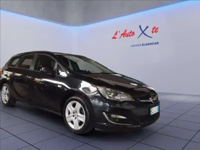 Gebraucht Opel Astra Cosmo 140 PS (102 kW) 2015 Schwarz Kombi