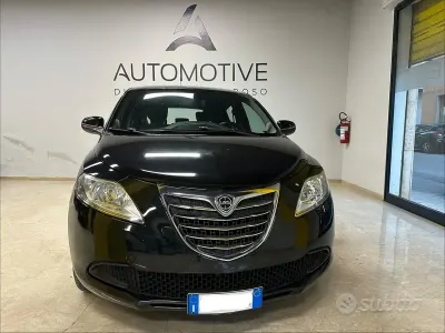 Usata Lancia Ypsilon Gold 69 CV (50 kW) 2014 Nero Utilitaria