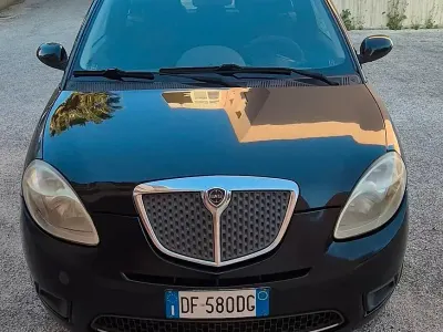 Usata Lancia Ypsilon 60 CV (44 kW) 2007 Nero Utilitaria