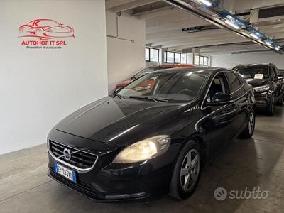Usata Volvo V40 115 CV (84 kW) 2013 Nero Berlina