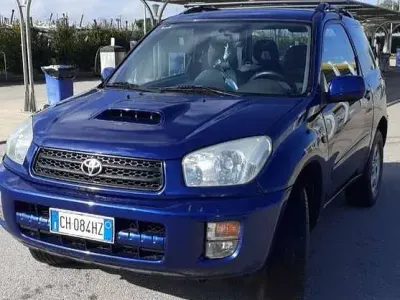 Usata Toyota RAV4 116 CV (85 kW) 2002 Blu/azzurro SUV