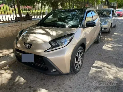 Usata Toyota Aygo X 72 CV (52 kW) 2023 Nero SUV