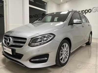 Usata Mercedes B180 Executive 109 CV (80 kW) 2015 Grigio Monovolume