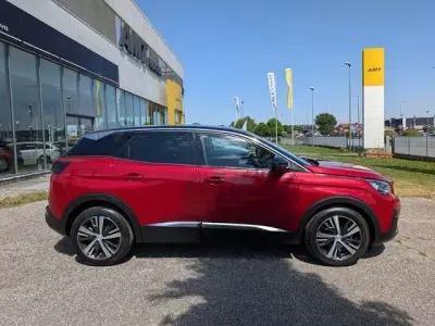 Usata Peugeot 3008 Allure 131 CV (96 kW) 2020 Rosso SUV