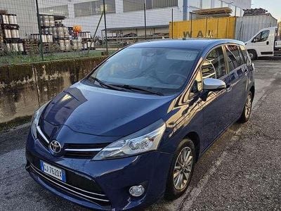 Usata Toyota Verso Active 111 CV (81 kW) 2017 Blu/azzurro Monovolume