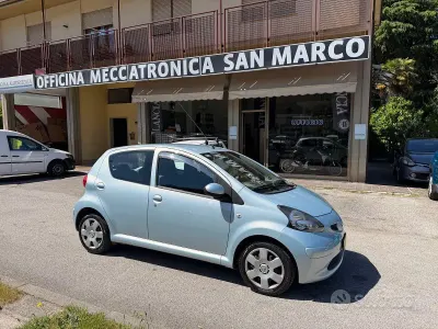 Gebraucht Toyota Aygo Sol 68 PS (50 kW) 2007 Blau Kleinwagen