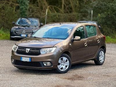 Usata Dacia Sandero Comfort 90 CV (66 kW) 2019 Marrone Berlina