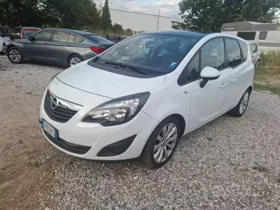 Usata Opel Meriva Cosmo 120 CV (88 kW) 2012 Bianco Monovolume