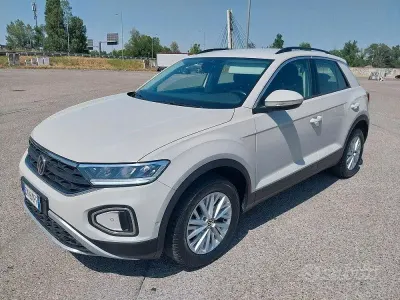 Usata VW T-Roc Life 110 CV (80 kW) 2022 Bianco SUV