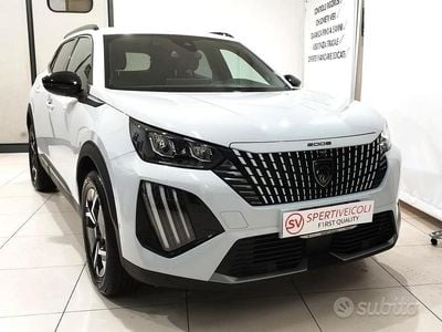 Usata Peugeot 2008 Allure 101 CV (74 kW) 2025 Bianco SUV