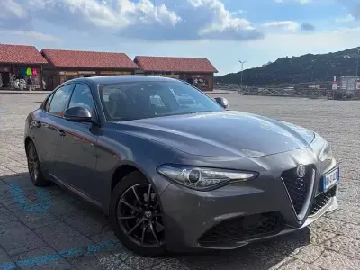 Usata Alfa Romeo Giulia 201 CV (147 kW) 2026 Grigio Berlina