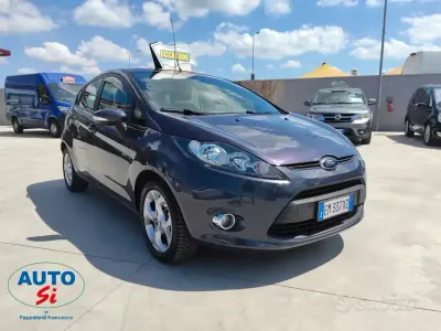 Usado Ford Fiesta 70 HP (51 kW) 2012 Azul Citadino